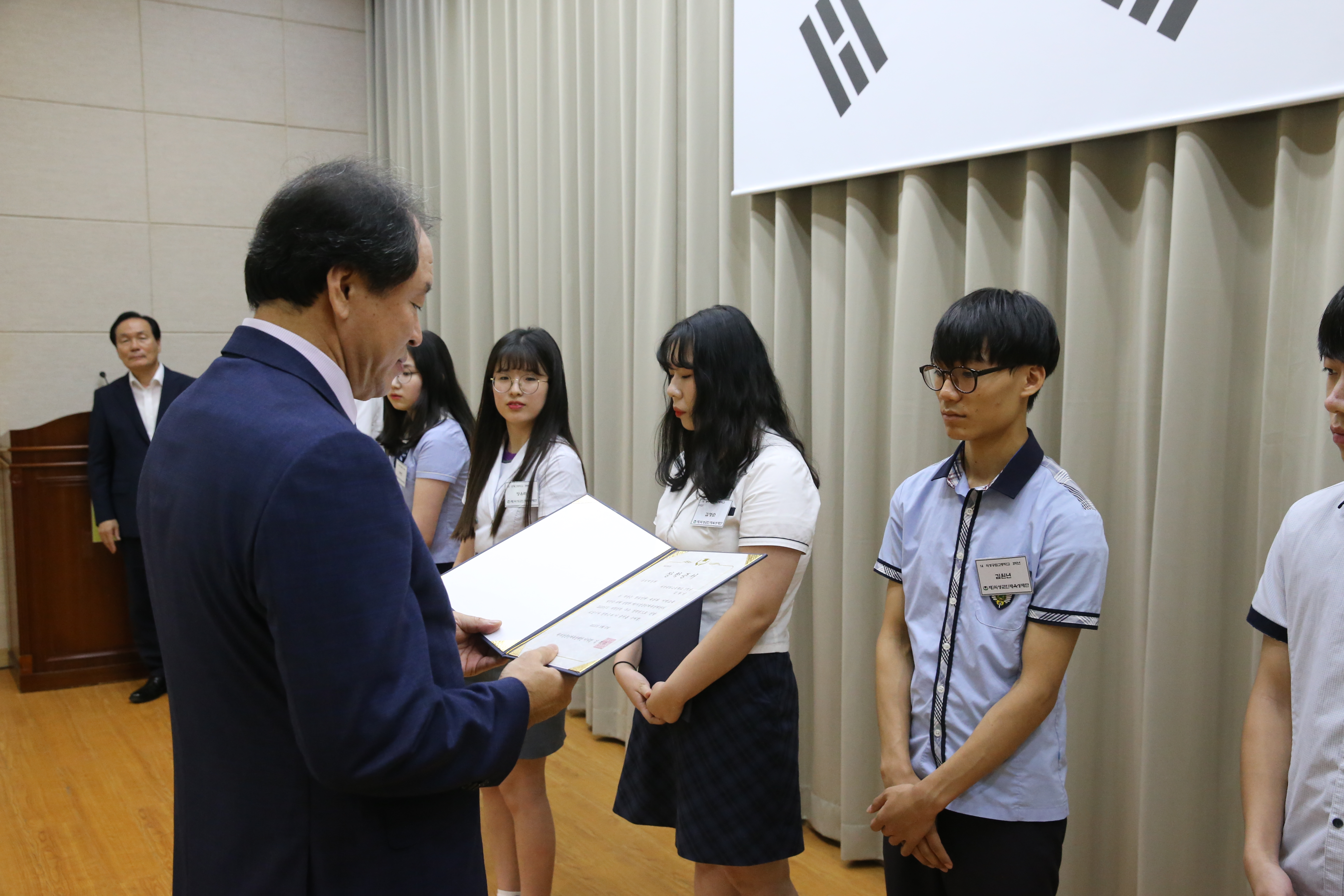 클릭하시면 원본이미지를 보실 수 있습니다.